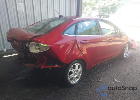 2015 Ford Fiesta Titanium z USA, uszkodzony, nr VIN 3FADP4CJ5FM205883